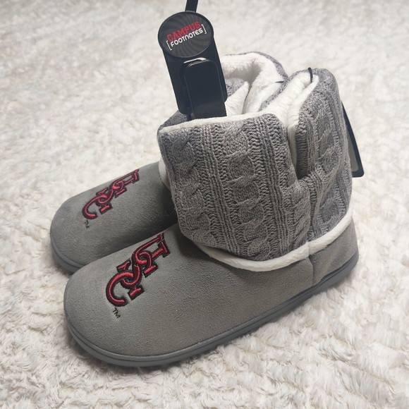 College Footnote Shoes - 🆕 USC Bootie Slippers